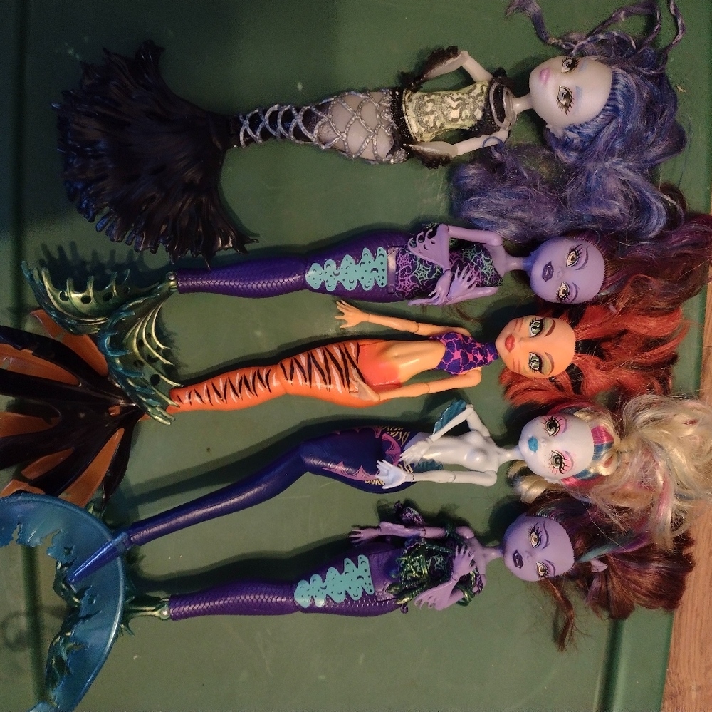 Monster High dolls, house AND MORE - Picture 12 of 15